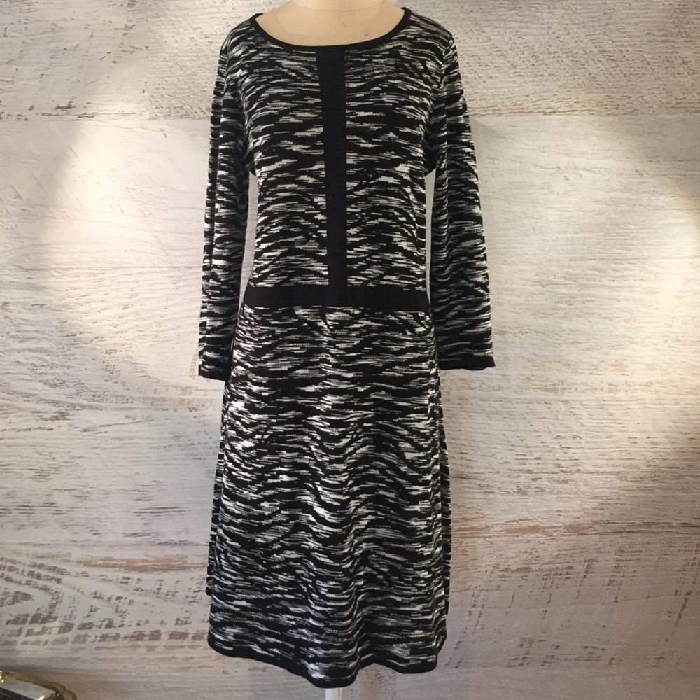 Fabulous Nine West black sweater knit dress L